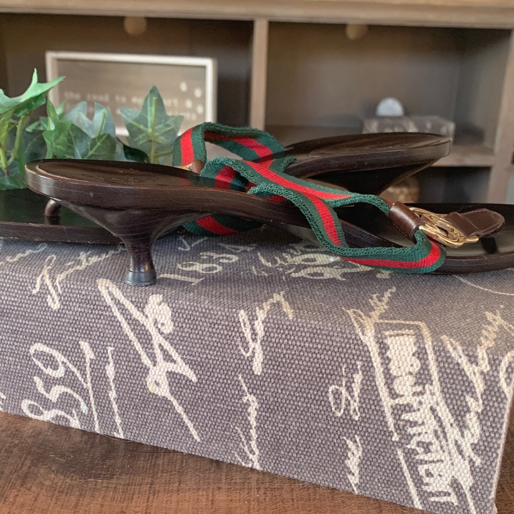 Gucci Black Sandals with Green and Red Straps,with kitten heal. - Picture 4 of 4